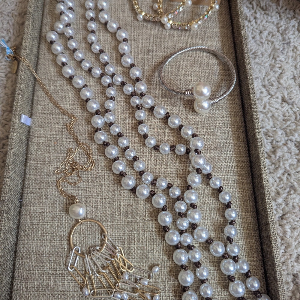Elegant Pearl Jewelry Set